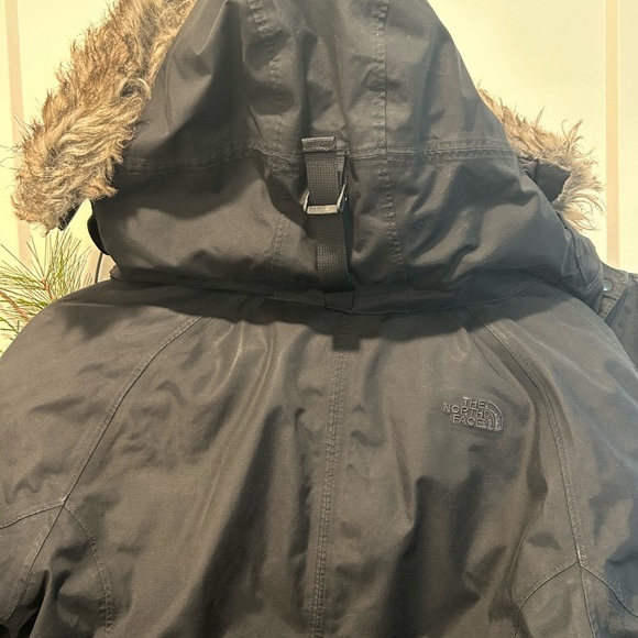 Women’s north face parka - Picture 4 of 5